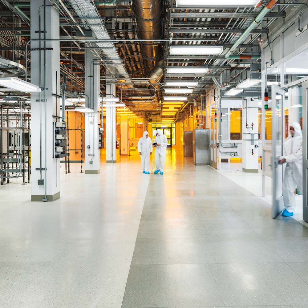 Image of a clean room inside the MIT dot nano building.